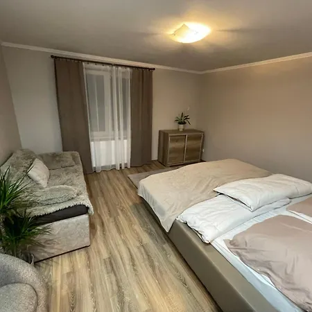 Anna Vendeghaz Casa vacanze *